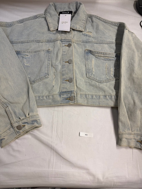 Blue B Jackets & Blazers - Women's Light Wash Cropped Denim Jacket - Light Blue